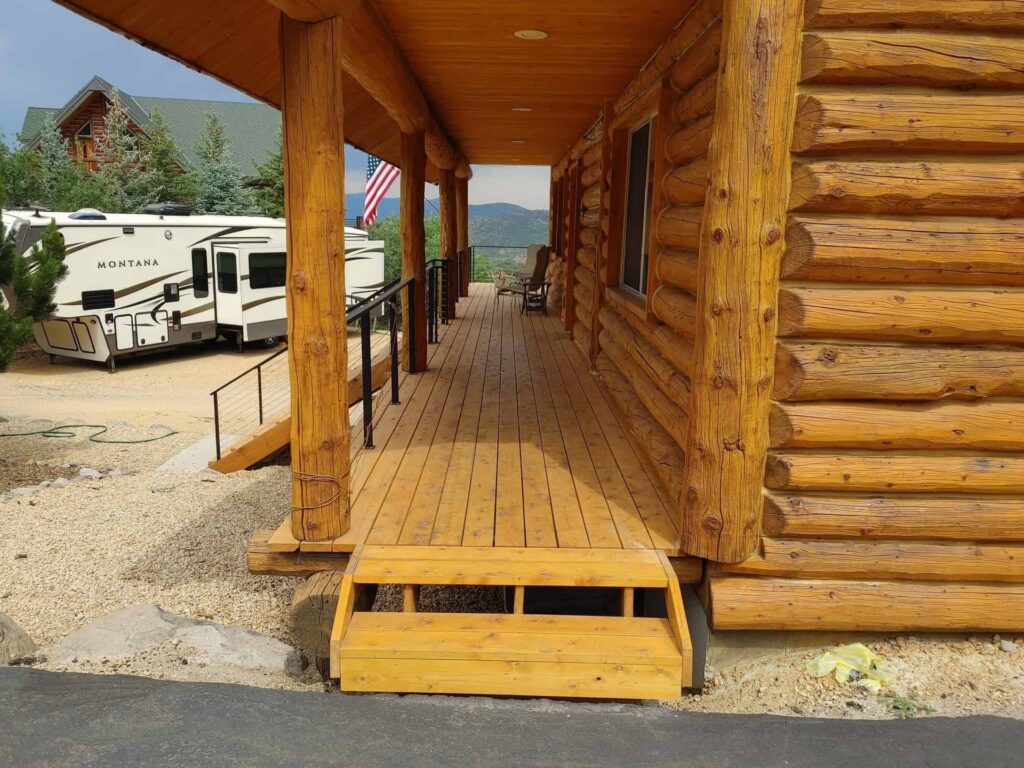 composite-deck-with-stairs-in-utah
